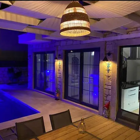 Alacati Ayn-i Ala Misafir Evi Holiday home *